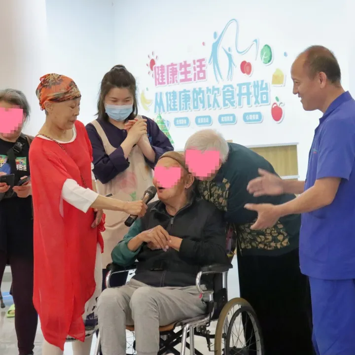 绵阳顾连康复医院五彩顾连豆患者活动