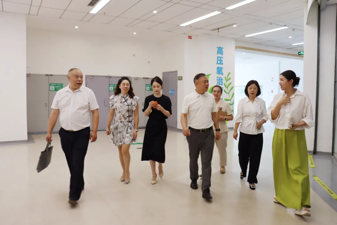 四川省卫健委老龄健康处处长罗开平一行莅临绵阳顾连康复医院调研老龄健康工作