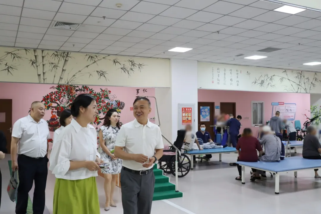 四川省卫健委老龄健康处处长罗开平一行莅临绵阳顾连康复医院调研老龄健康工作
