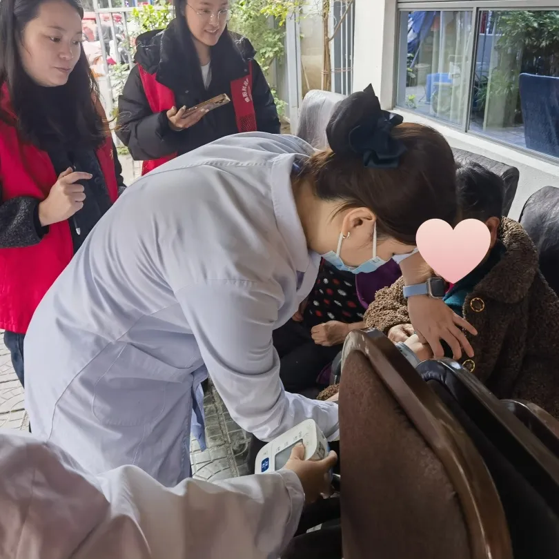 绵阳顾连康复医院走进金祥寺社区开展健康关怀活动 绵阳顾连康复医院走进金祥寺社区开展健康关怀活动