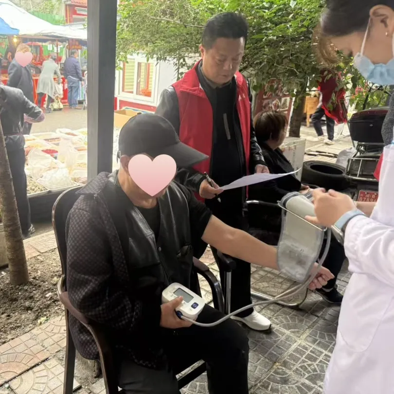 绵阳顾连康复医院走进金祥寺社区开展健康关怀活动 绵阳顾连康复医院走进金祥寺社区开展健康关怀活动