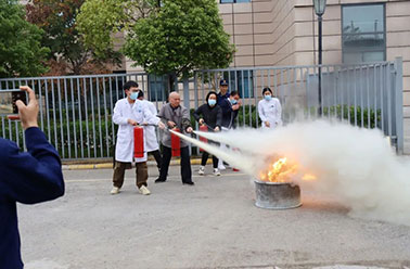 医院动态|筑牢安全防火墙，我院开展2025年下半年消防培训演练