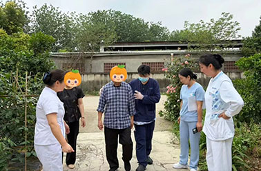 把专业照护送进家门——康复小站康复护理员居家服务用温暖守护“夕阳红”