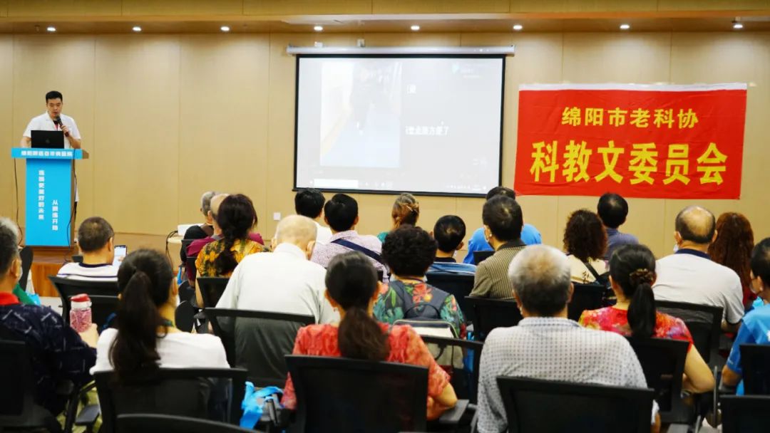 绵阳顾连康复医院疼痛科主任张淦讲解老年易发病 绵阳顾连康复医院疼痛科主任张淦讲解老年易发病