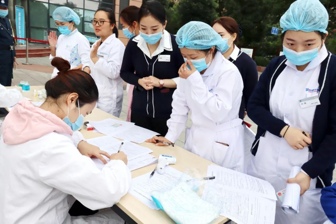 绵阳顾连康复医院员工报名无偿献血 绵阳顾连康复医院员工报名无偿献血