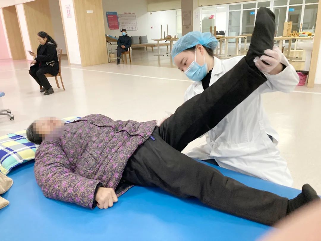 富春江路社区卫生服务中心全面启动老年人免费健康查体工作-青岛西海岸新闻网